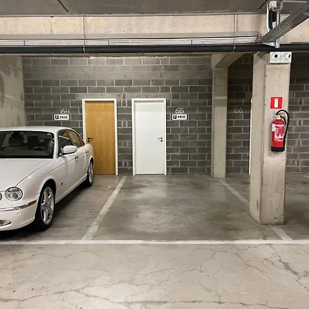 Apartmán 200M2 Designer Penthouse - Terrace, Gym & Private Parking