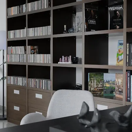 Luxe Penthouse 2br *