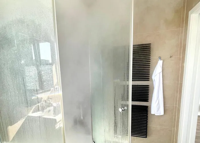 Luxpenthouse Luxembourg 2 Bedroom 200M2 Penthouse With Terrace Gym And Parking דירה *