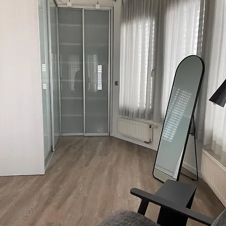 Lux Penthouse 200m2 - Office, Terrace, Gym & Parking