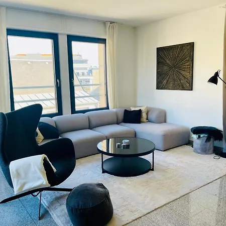 Lux Penthouse 200m2 - Office, Terrace, Gym & Parking Luxemburg