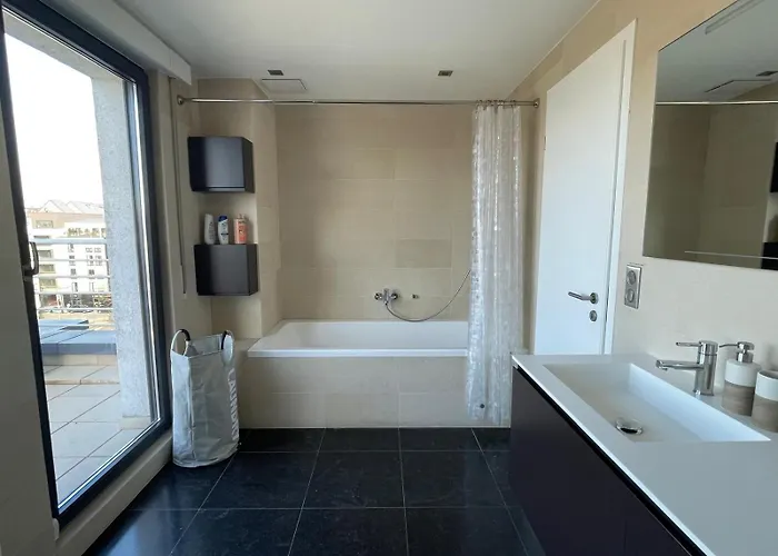 Apartment Luxe Penthouse 2br