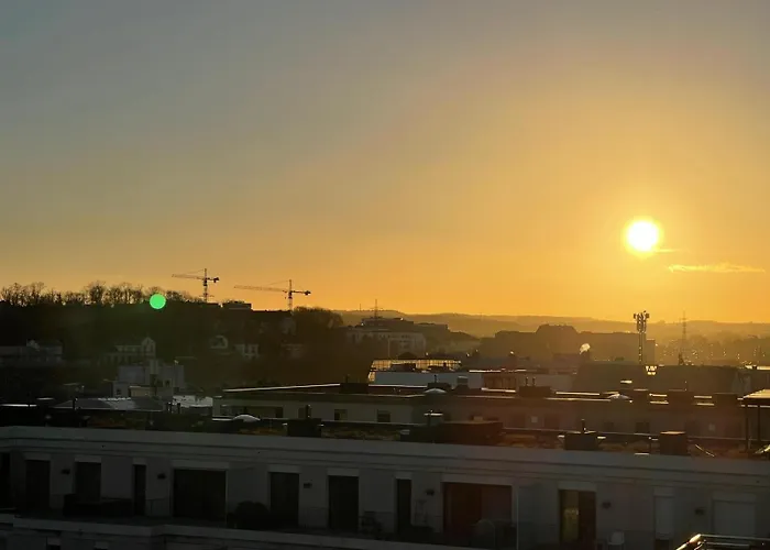 Luxe Penthouse 2br Apartment *